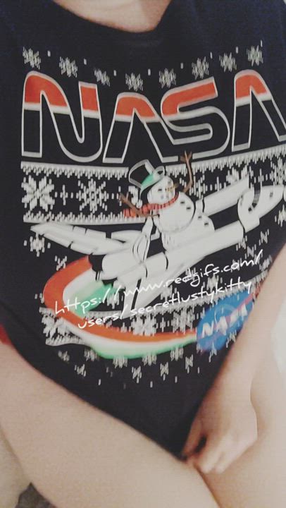 Merry Christmas/Happy Holidays from my NASA Snowman shirt &amp; my bewbage ☃️