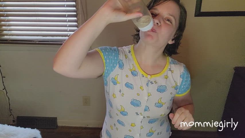 Daughter drinks her own pee from a bottle for dad