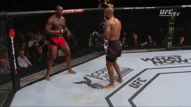 Jimi Manuwa with a devastating KO over OSP