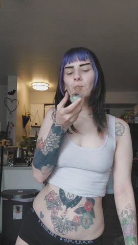 Smoking Tits White Girl clip
