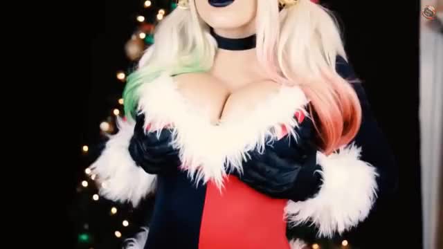 Jessica Nigri - Holiday Harley Quinn