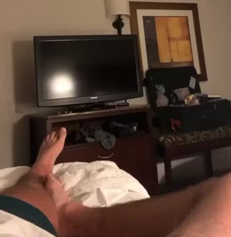 secretly took a video of my daddy’s bulge bouncing
