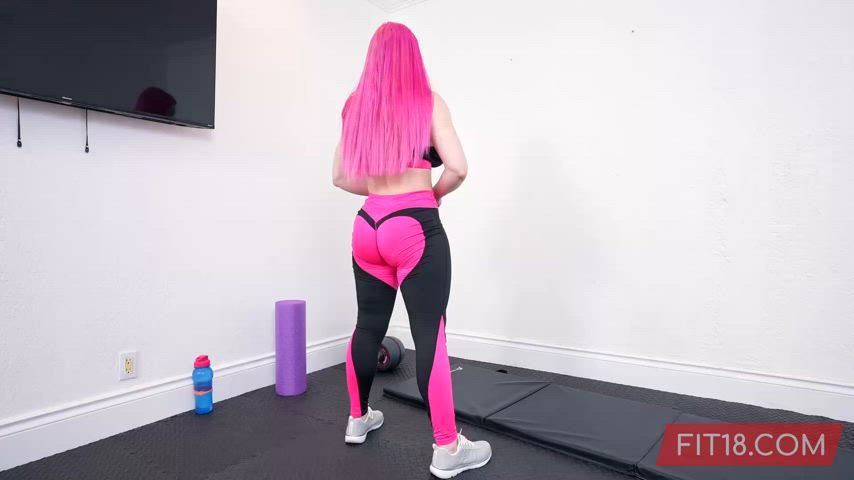 Lily Lou - Wild Hair Big Breasts And A Lot of Fun At The Gym