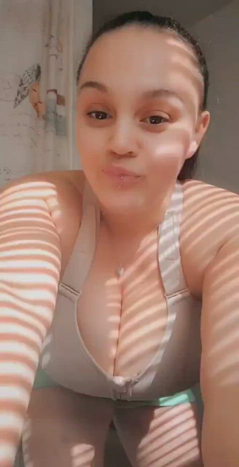 Big tits bbw dancing in the bathroom