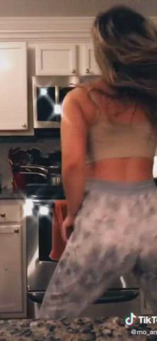 Babe Bouncing Tits Busty Dancing Latina Pawg Teen Teens TikTok Twerking clip