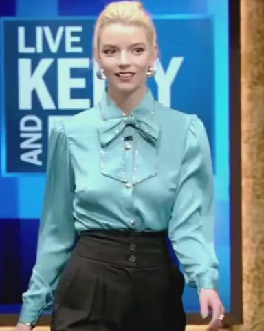 Anya Taylor-Joy goes braless