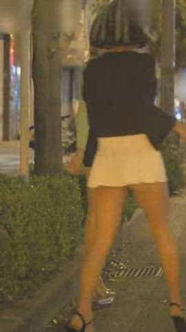 blowjob crossdressing public clip