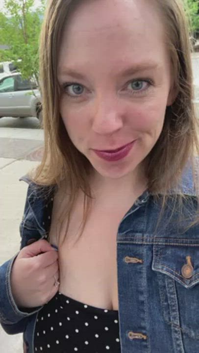 Big Tits Flashing Public clip