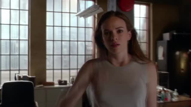 Badass Caitlin Snow - logoless HD