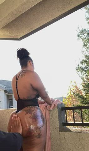 Juicy booty ngetting oiled up. Mega link in the comments.