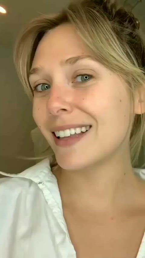 Elizabeth's Olsen's morning face