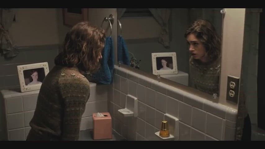 brunette celebrity natalia dyer clip