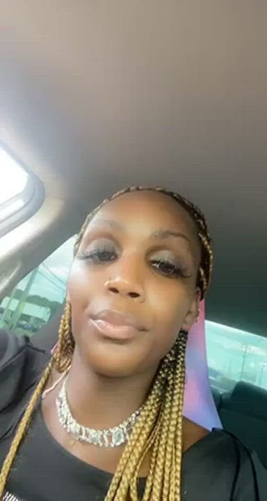Ebony Lips Pretty Trans clip