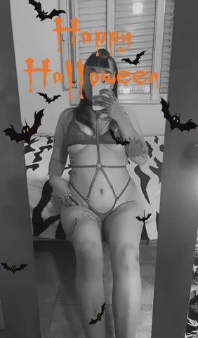 🎃 Halloween is here and this crazy witch knows it.😈 😈 These dates make me