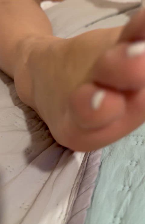 feet feet fetish latina pussy shaved pussy soles clip