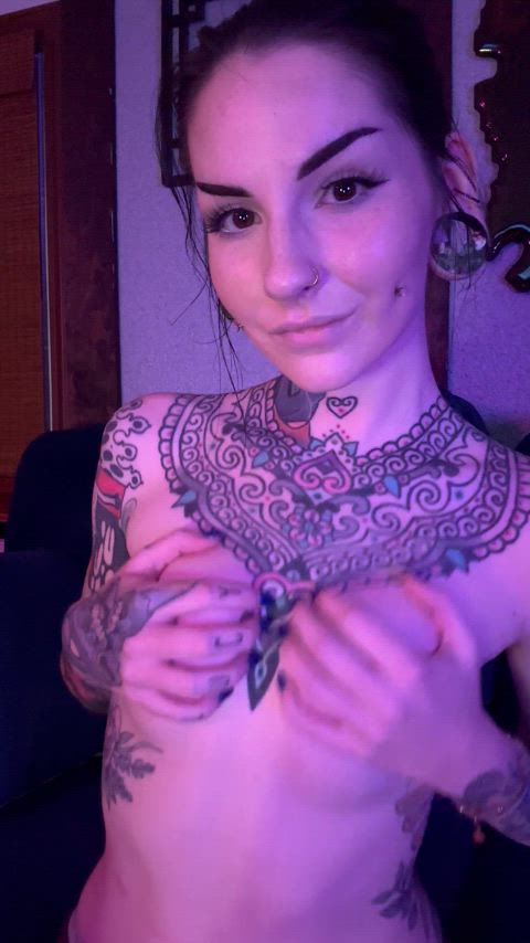 alternative onlyfans tattooed hot-girls-with-tattoos clip