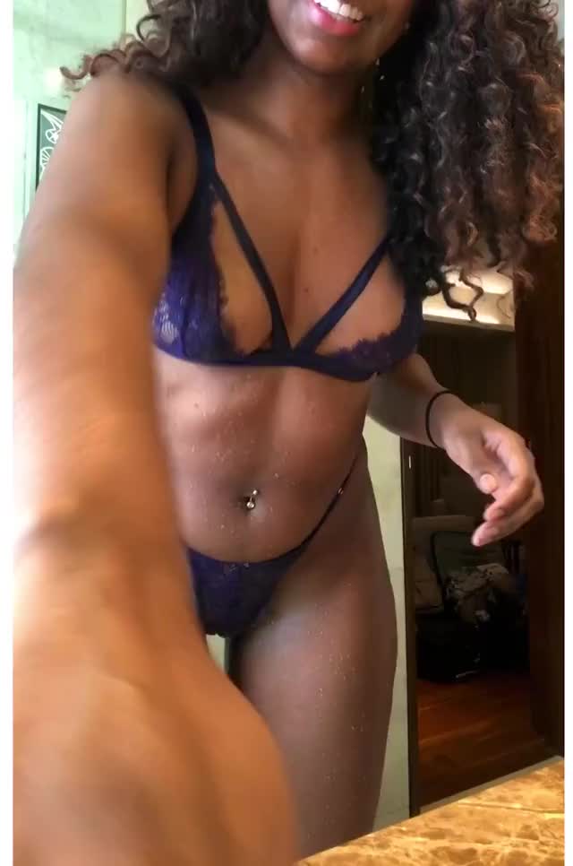 Check link in comments for her content????