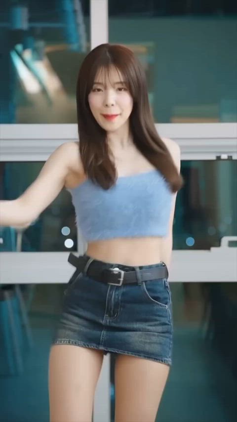 ass brunette dancing tease kpop clip