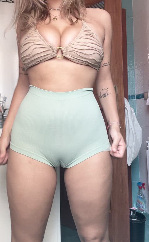 big tits boobs camel toe leggings onlyfans pussy teen tits clip