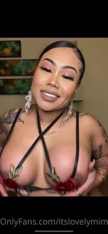 Pretty Asian Tits clip