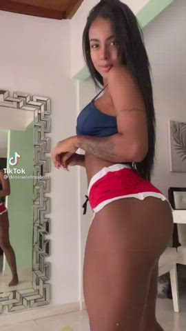 Latina TikTok Twerking Dancing clip