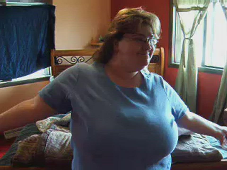 Busty Wife And Mother Of Three Takes A Facial