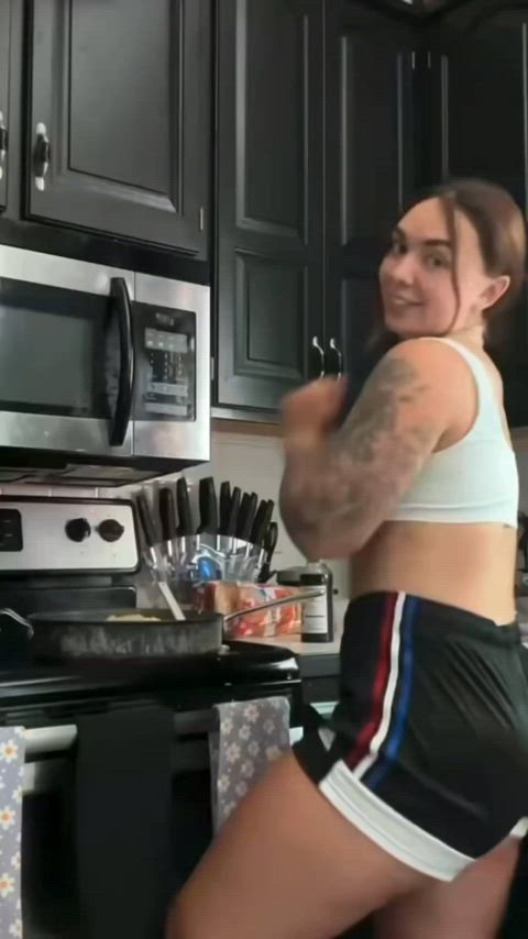 Love how at home she’s been shaking ass a lot lately. Would hate to be her brother