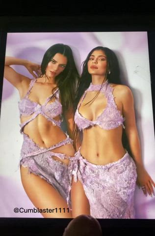 Kylie &amp; Kendall 🤤🤤