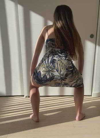 Some dress twerking for you 😘