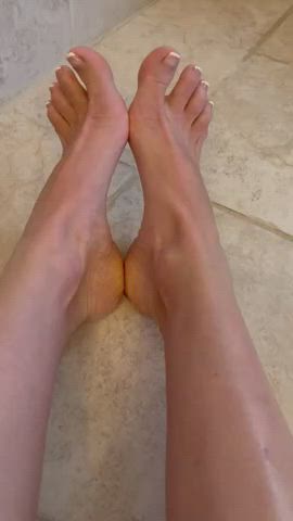 Close Up Feet Feet Fetish Fetish MILF Nails Softcore Soles Toes clip