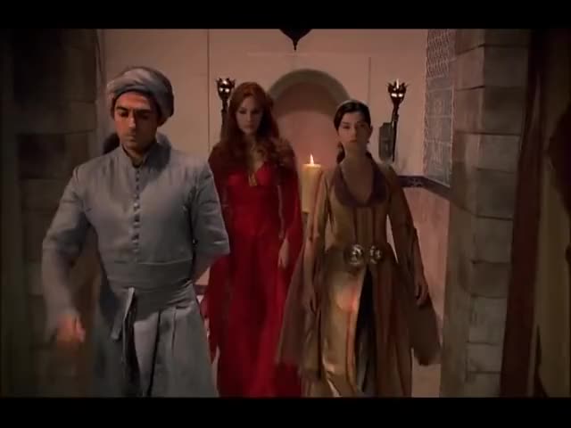 Muhteşem Yüzyıl - 2.Bölüm (HD)- Hurrem Sultan walking