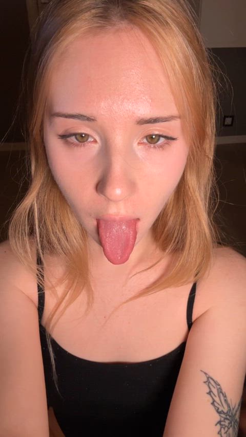 Sexy ahegao from a petite 19y teen