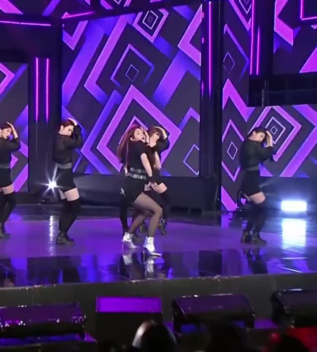 [Debut Stage] 190620 SOMI 9