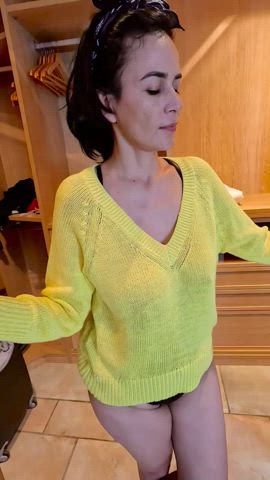 How about this yellow sweater??