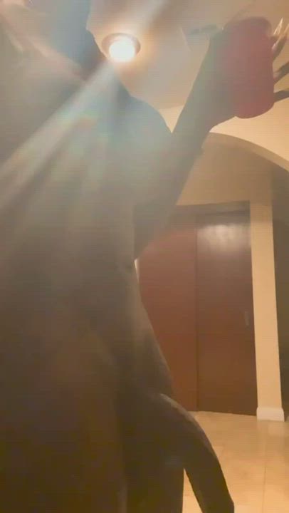 Amateur Big Ass Big Dick Twerking clip