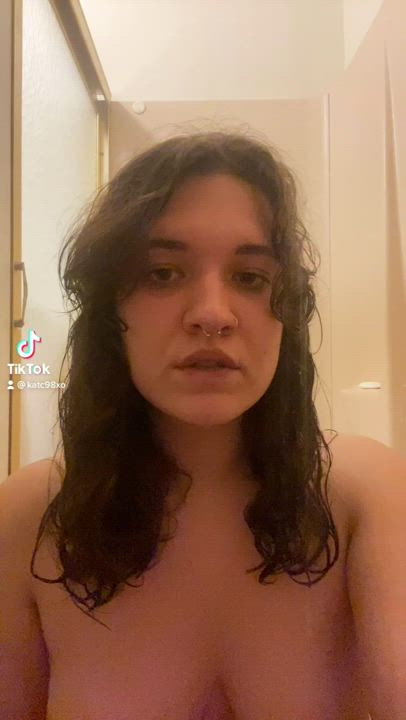(22f) shower with me? ?