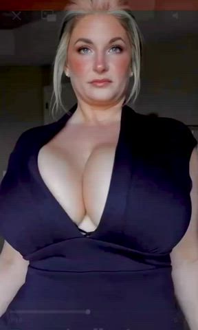 boobs bouncing tits cleavage huge tits jiggling milf natural tits shaking smile clip