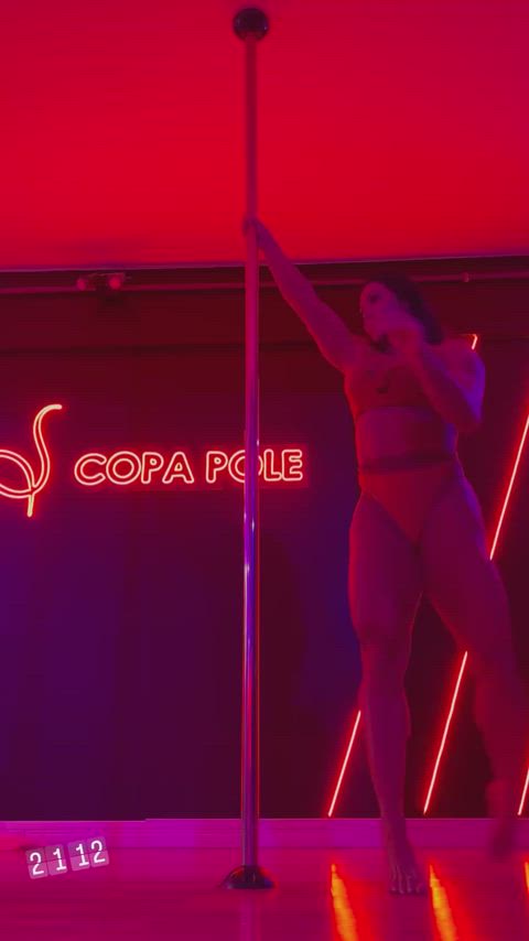 ass big ass big tits brazilian celebrity dancing muscular girl pole dance clip