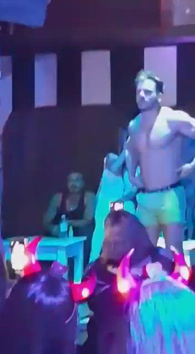 CFNM Cock Gay Stripper Stripping clip