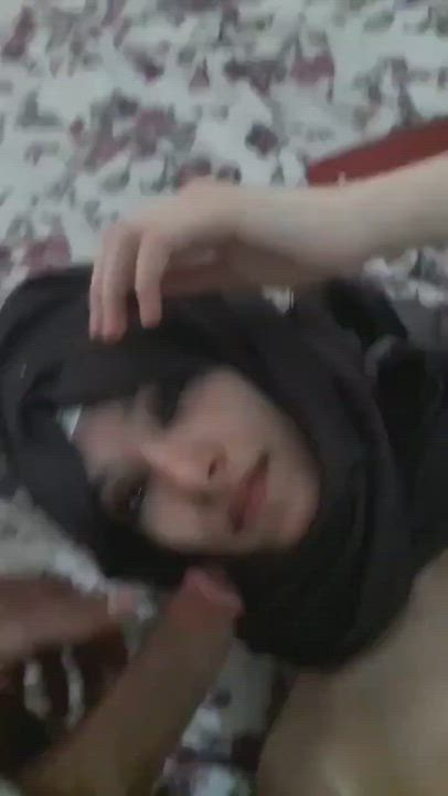 🔥🥰Most Beautiful hijabi babe sucking dick like a pro [must watch] [link in