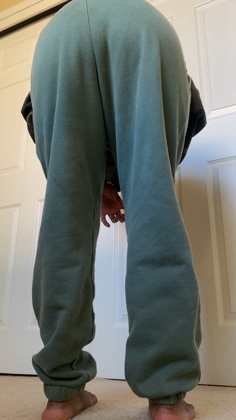 It feels good to take these pants off and show my phat pussy