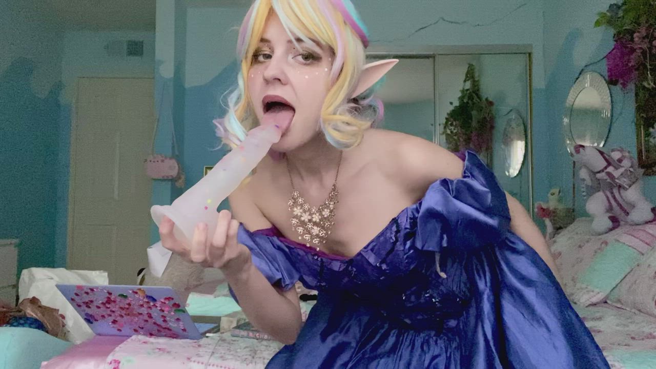 how does RealGirls feel about real freaky elf girls? 🧝‍♀️