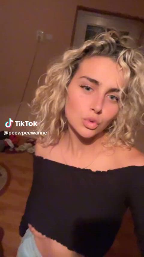 Anne - More Tiktok flash videos on my TT likes (juanmomo45)