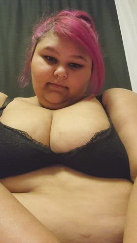 Fat pussy, ready just for you 😘