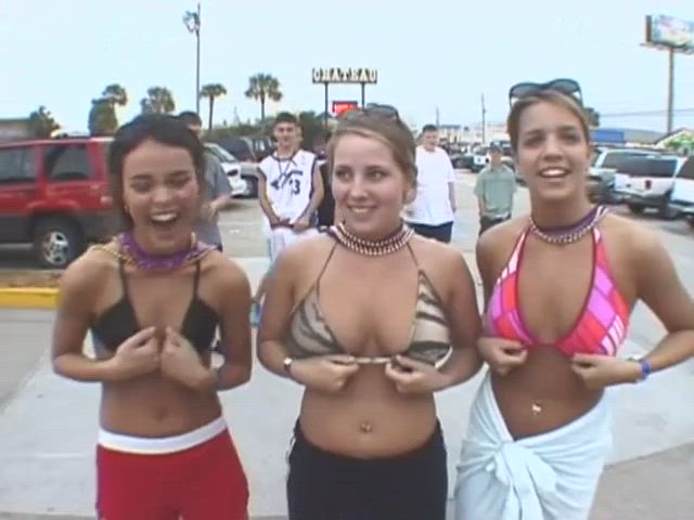 boobs flashing friends clip