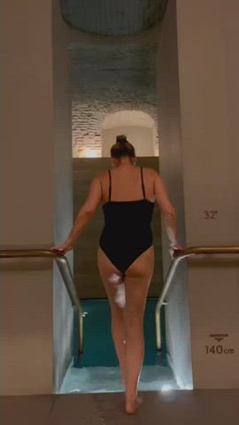 ass big tits brunette celebrity cleavage fake tits legs model swimsuit clip