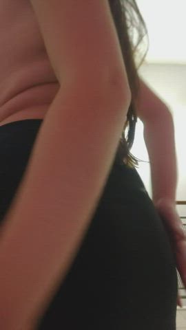 This slut is ready to be fucked so bad, my pussy is so wet you want to see? 💦