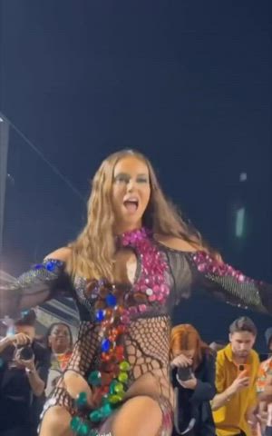 brazilian celebrity dancing milf clip