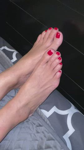 Filipina Foot Fetish anyone? I’ve never had cum on my feet, who can give me my