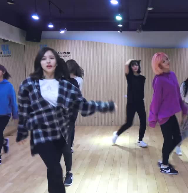TWICE -What is Love-- Dance Video (for ONCE Ver.) - YouTube-2